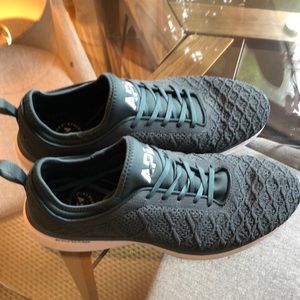 APL x Lululemon Techloom Phantom MENS